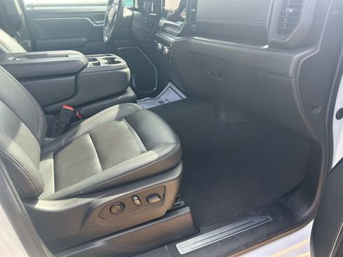 Used 2025 GMC Sierra 1500 SLT AWD/4WD image 3