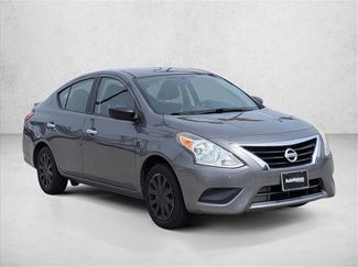 Used 2016 Nissan Versa SV video 3
