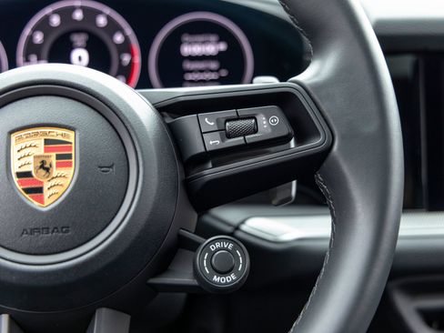 Certified 2026 Porsche Cayenne Coupe AWD/4WD image 31