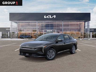 New 2025 Kia K4 LX