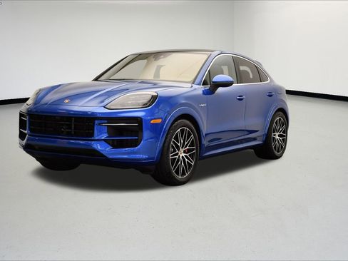Used 2025 Porsche Cayenne S image 1