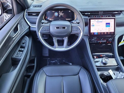 New 2025 Jeep Grand Cherokee Limited AWD/4WD image 5