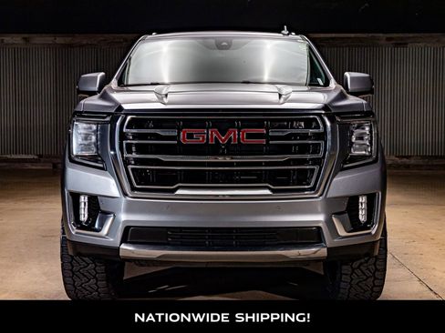 Used 2022 GMC Yukon XL SLT w/ SLT Premium Package image 4