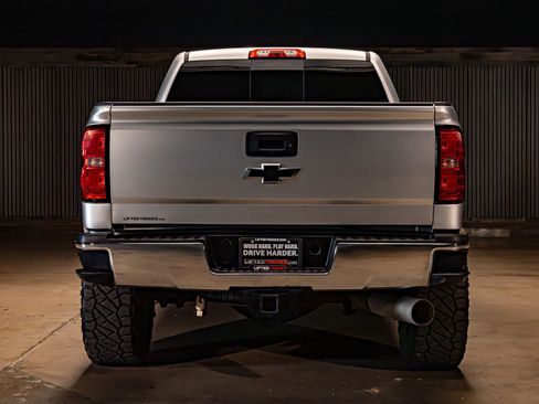 Used 2017 Chevrolet Silverado 2500 LTZ image 7