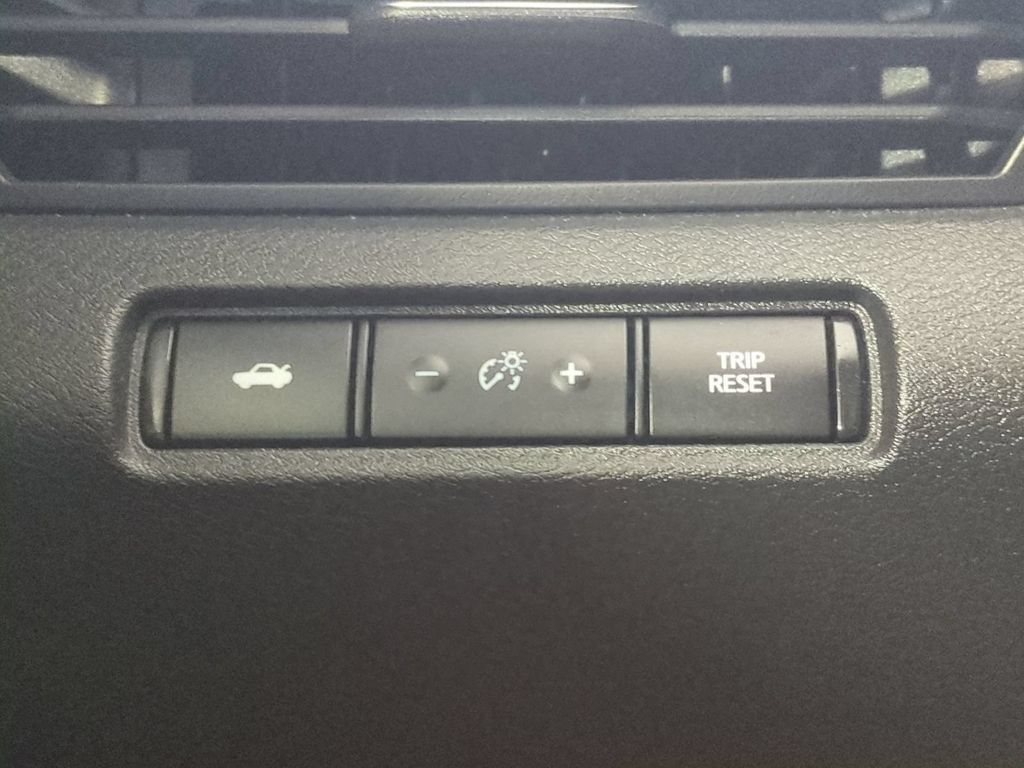 Used 2024 Nissan Altima 2.5 SR FWD image 25
