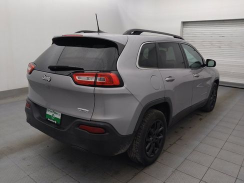 Used 2018 Jeep Cherokee Latitude Plus image 9