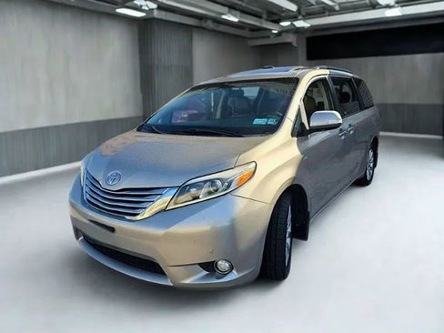 Used 2017 Toyota Sienna Limited Premium AWD/4WD image 1