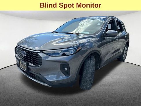 Used 2024 Ford Escape Platinum image 5