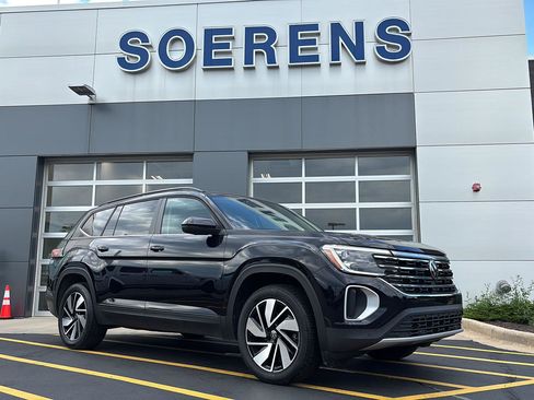 Used 2026 Volkswagen Atlas SE AWD/4WD image 1