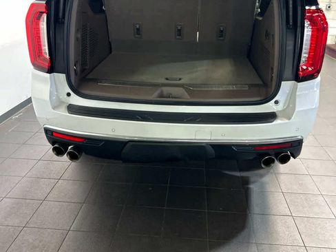 Used 2023 GMC Yukon XL Denali AWD/4WD image 12