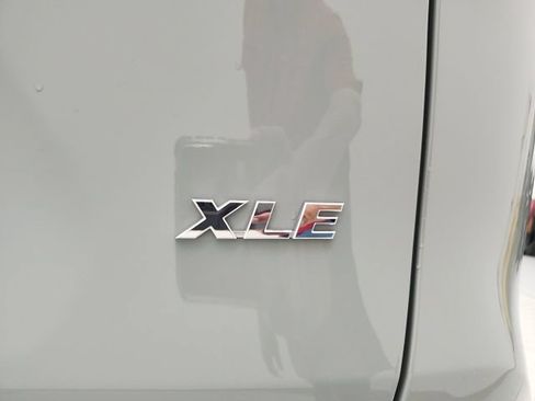 Used 2023 Toyota RAV4 XLE Premium FWD image 20