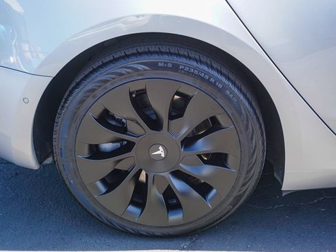 Used 2018 Tesla Model 3 Long Range RWD image 8