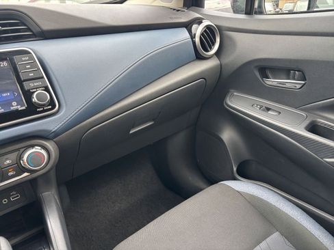 Used 2025 Nissan Versa SV FWD image 33