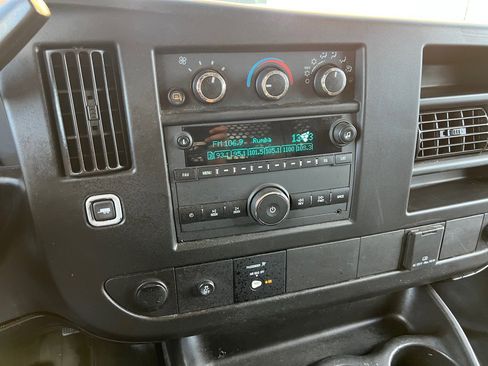 Used 2021 GMC Savana 2500 w/ Driver Convenience Package image 20