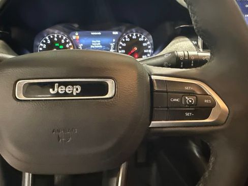 Used 2024 Jeep Compass Latitude AWD/4WD image 38