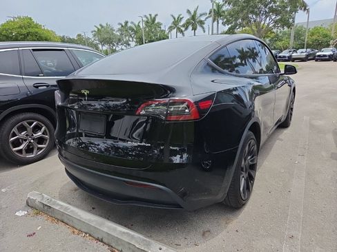 Used 2022 Tesla Model Y Long Range AWD/4WD image 5