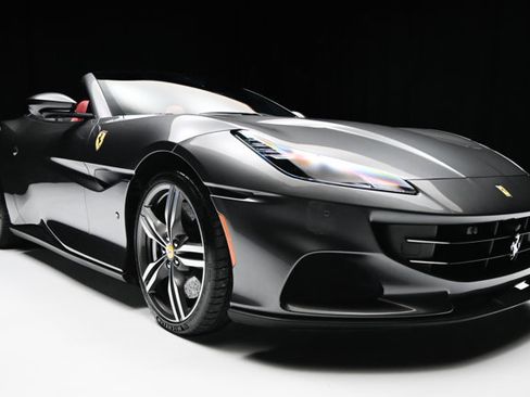Used 2022 Ferrari Portofino M RWD image 33