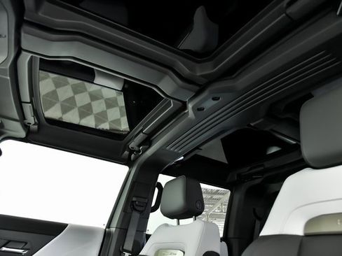 New 2025 GMC Hummer EV 3X image 7