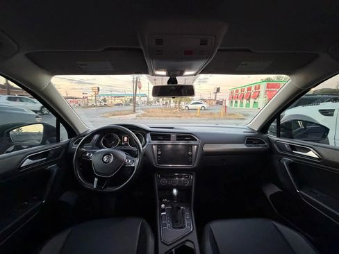 Used 2018 Volkswagen Tiguan SEL image 9