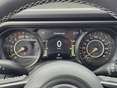 New 2025 Jeep Wrangler Unlimited Rubicon w/ XTREMEE 35" Tire Package image 23