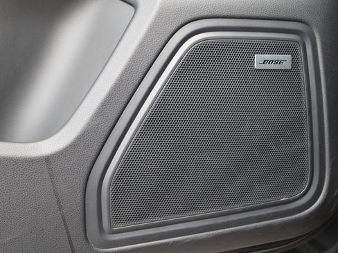 Certified 2023 Porsche Macan Turbo image 15