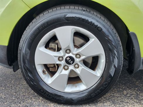 Used 2019 Kia Soul image 9