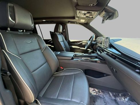 Used 2024 Cadillac Escalade ESV Sport AWD/4WD image 14