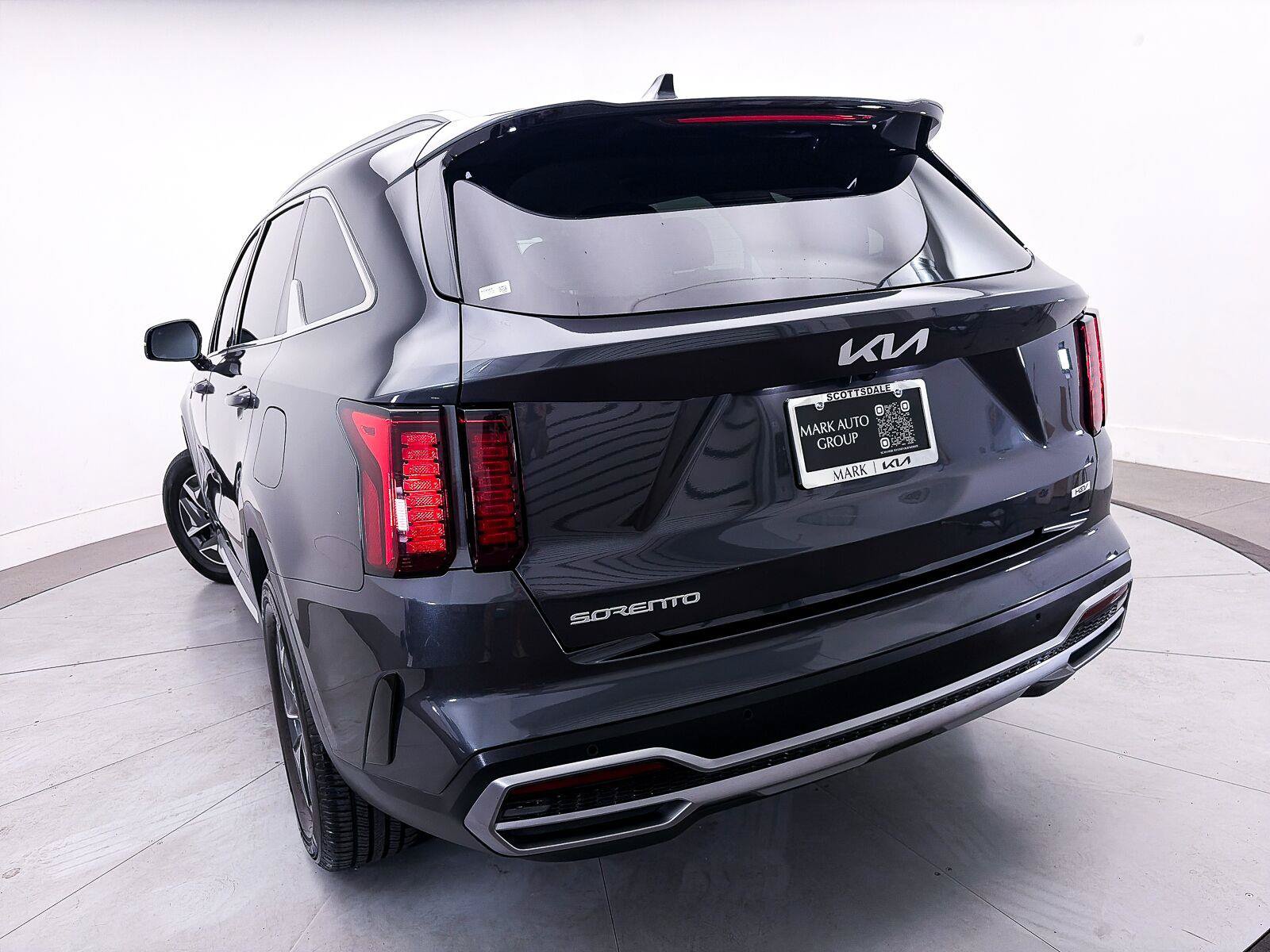 Used 2023 Kia Sorento EX FWD image 4
