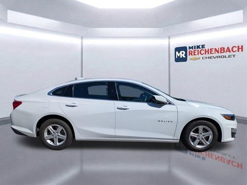Used 2024 Chevrolet Malibu LT image 3