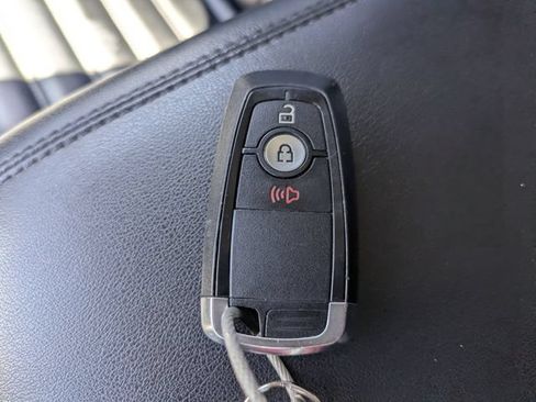 Used 2024 Ford Edge SEL AWD/4WD image 35