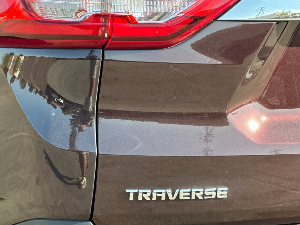 Used 2021 Chevrolet Traverse LT FWD image 26