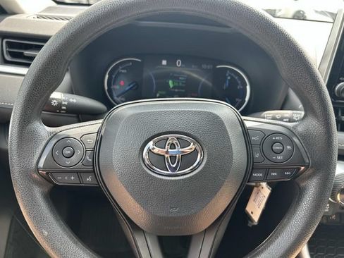 Used 2025 Toyota RAV4 LE AWD/4WD image 24