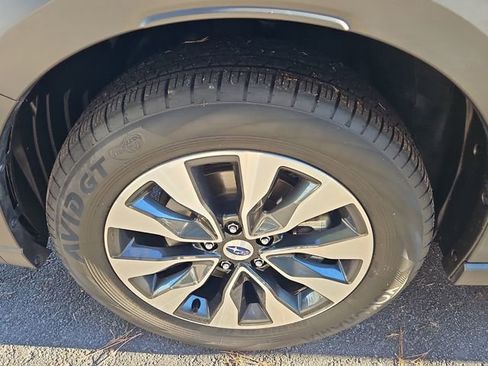 Used 2023 Subaru Outback Limited image 10