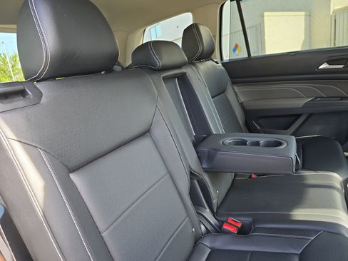 Used 2023 Volkswagen Atlas SE image 12