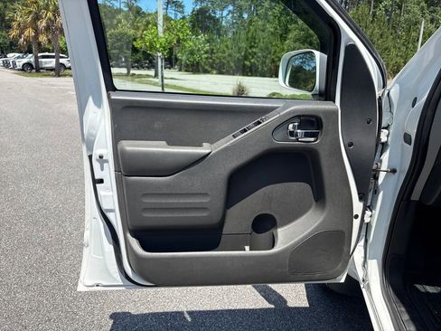 Used 2019 Nissan Frontier PRO-4X AWD/4WD image 3