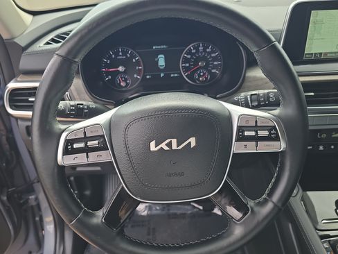Certified 2022 Kia Telluride SX w/ Towing Package AWD/4WD image 32