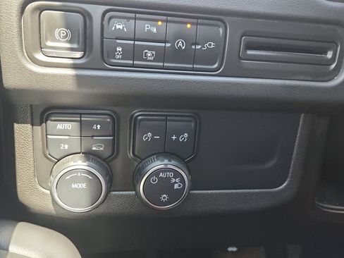 Used 2022 Chevrolet Tahoe RST w/ Luxury Package image 22