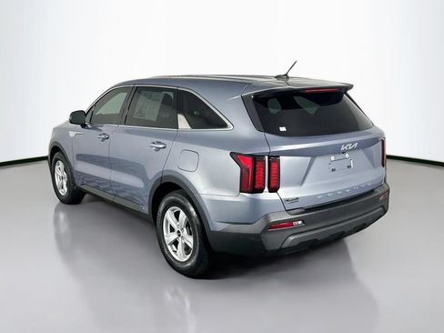 Used 2022 Kia Sorento LX FWD image 5