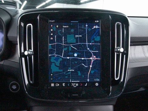 Certified 2025 Volvo XC40 B5 Plus image 16