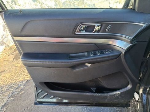 Used 2019 Ford Explorer XLT image 22