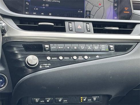 Used 2021 Lexus ES 300h w/ Premium Package image 16