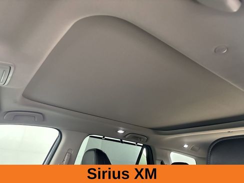Used 2025 Honda Pilot Touring image 13