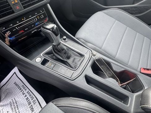 Used 2025 Volkswagen Jetta SE image 18
