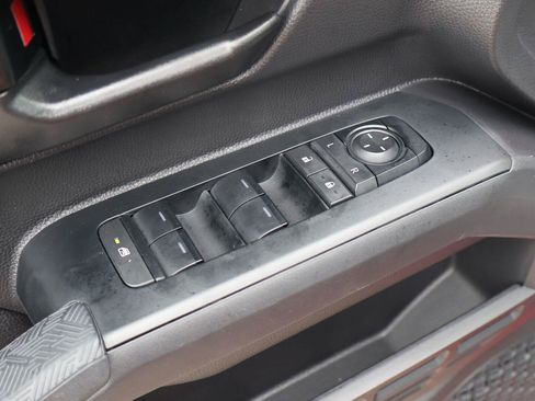 Used 2025 Toyota Tacoma SR5 AWD/4WD image 21