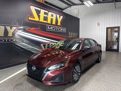Used 2024 Nissan Altima 2.5 SV