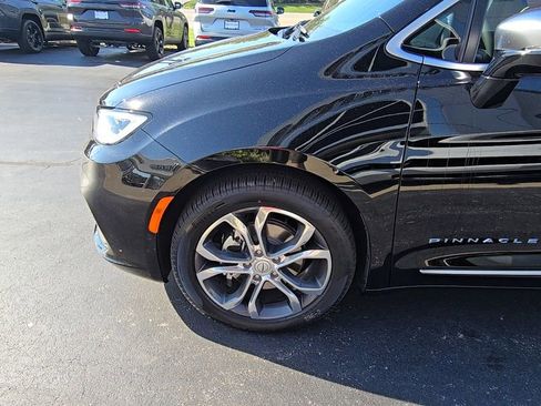 New 2026 Chrysler Pacifica Pinnacle w/ Trailer Tow Group image 13