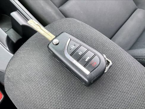 Used 2024 Toyota Corolla LE image 32