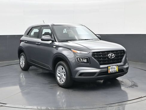 New 2026 Hyundai Venue SE FWD image 3