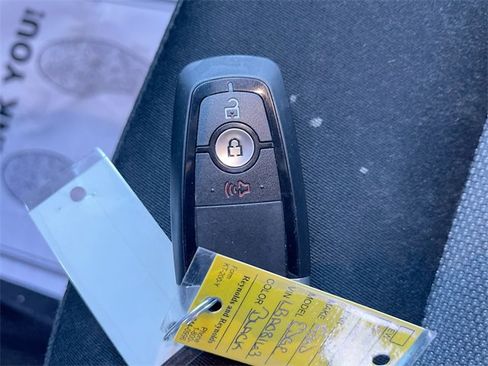 Used 2020 Ford Edge SE image 33