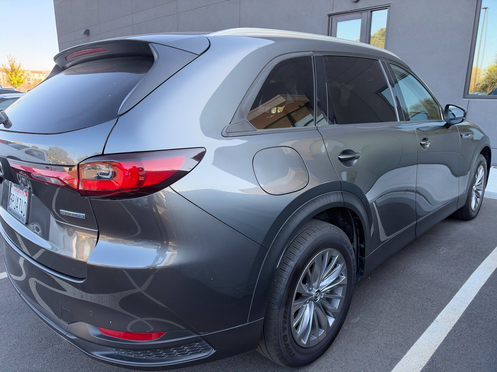Used 2025 MAZDA CX-90 Plug-In Hybrid w/ Preferred AWD/4WD image 3